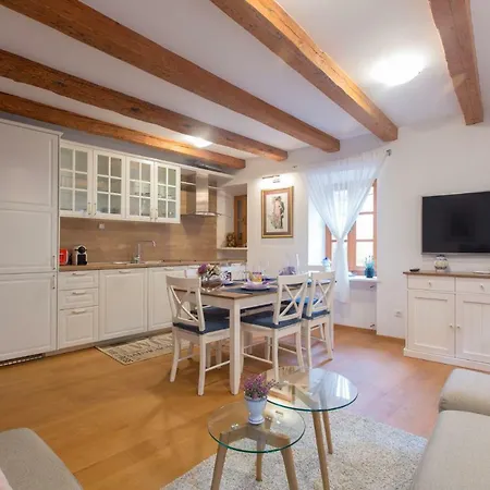 Lucija Apartman Vodice