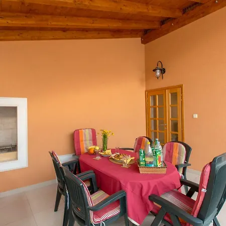 Apartment Lucija *